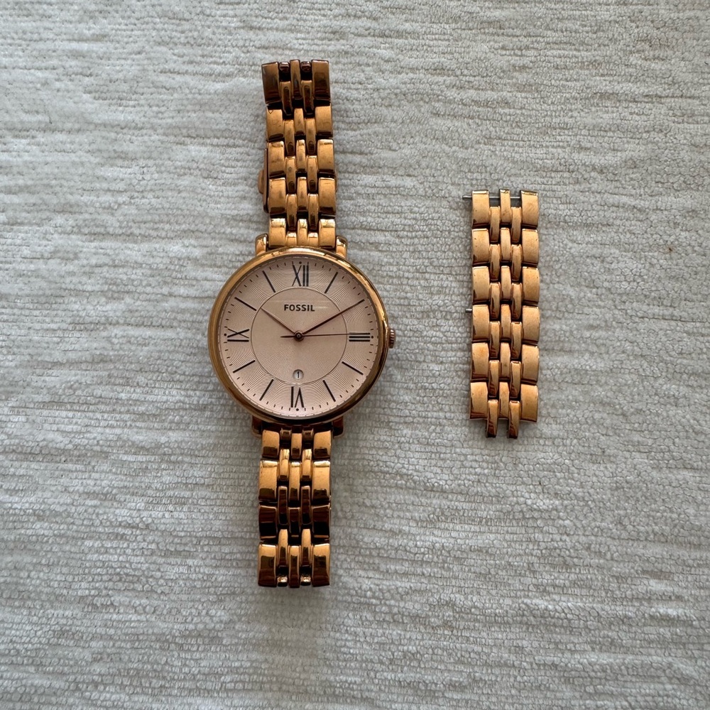 Fossil Rose Gold Tone Watch with Extra Link (Battery Needed)